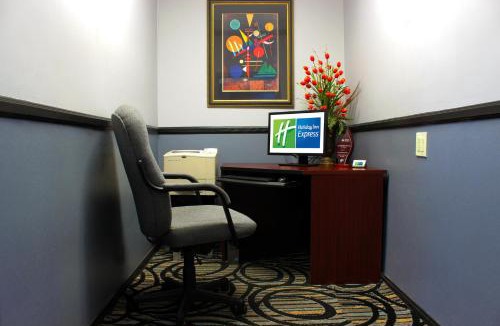 North Hills East Hotel | Holiday Inn Express Van Nuys by IHG