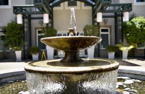 Windsor Hotel | Holiday Inn Express Windsor Sonoma Wine Country by IHG