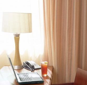 Barstow Hotel | Holiday Inn & Suites - Barstow by IHG