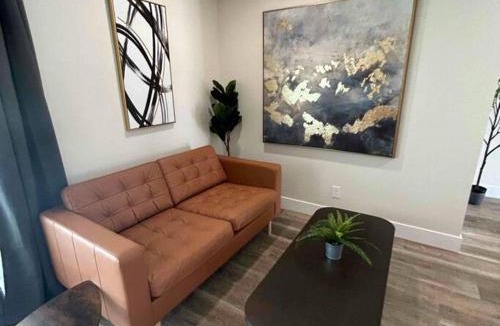 Fresno House | Home in the City: 4BR Fresno Retreat w POOL