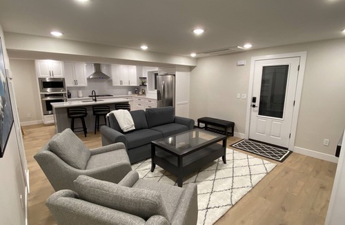 Sandy Apartment | Home Ski Home apartment - 15 minutes from ski resorts!