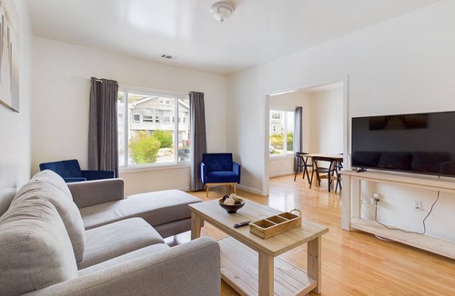 Sunnyside House | Home with High Walkability