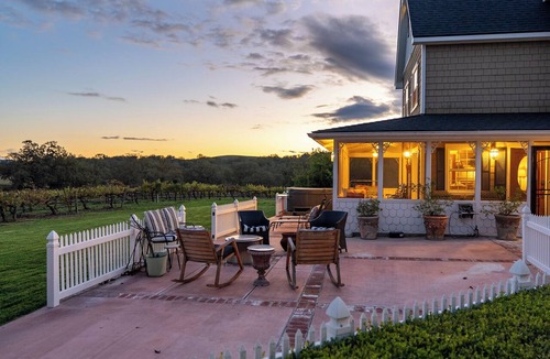 Templeton House | Hot Tub + Fire Pit | Vineyard Near Templeton + Paso | Vineyard Retreat