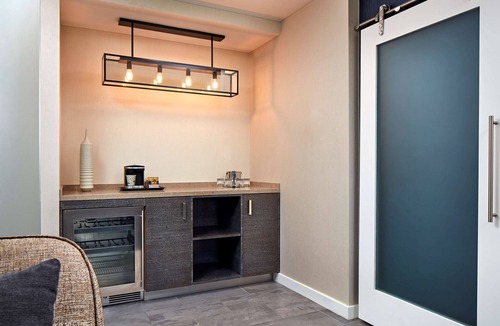 Del Rey Hotel | Hotel MDR Marina del Rey - a DoubleTree by Hilton