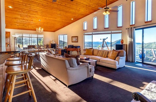 Julian House | House ∙ 3 bedrooms ∙ 11 guests