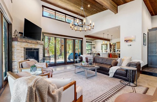 Truckee House | House ∙ 4 bedrooms ∙ 8 guests