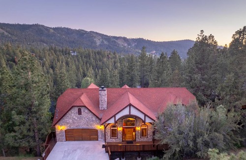 Upper Moonridge House | House ∙ 5 bedrooms ∙ 13 guests