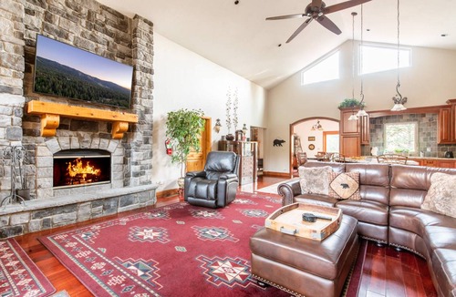 Upper Moonridge House | House ∙ 5 bedrooms ∙ 13 guests