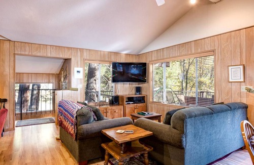 North Wawona House | House ∙ 6 bedrooms ∙ 16 guests