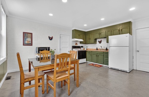 Rothsville House | House On Main