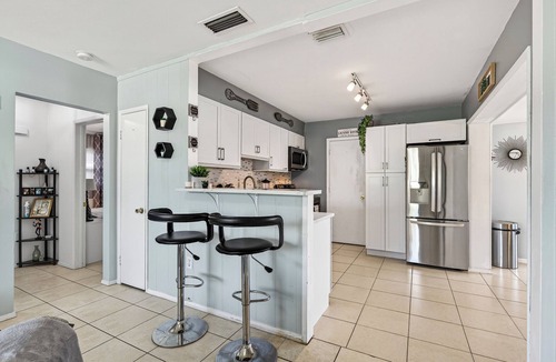 Venice Gardens House | Huge Backyard Oasis/Pet-Friendly Venice Home Near Beaches & Sarasota
