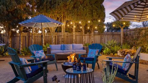 Santa Barbara House | Hummingbird Haven by AvantStay Dog-Friendly Near the Beach Huge YardHot Tub