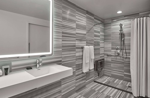 Waterfront Hotel | Hyatt Centric The Pike Long Beach