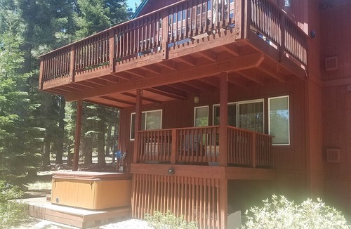 North Upper Truckee House | Ideal for family getaways! - Backs to National Forest - Hot Tub, Fast free Wi-Fi