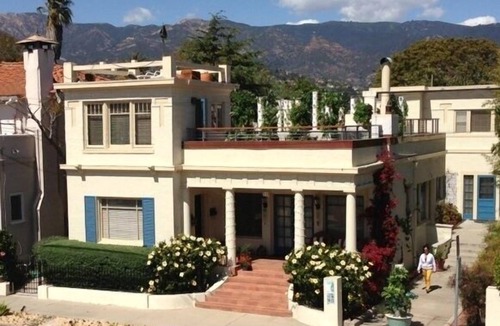 Lower State House | Ideal West Beach Location! Walk/Bike Everywhere! Rooftop Garden!