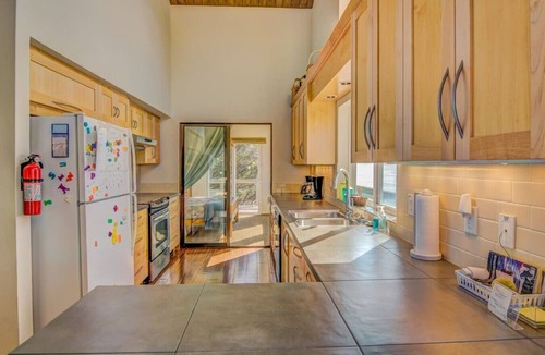 Oceanside House | Immaculate Ocean Views! 3 bedroom, 1 sleeping loft, 2 bath, sleeps 12