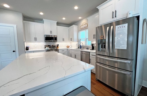 Canyon Lake Cottage | Immaculate, pet-free 3 Bed/2 Bath home w/large covered patio near the Lake!