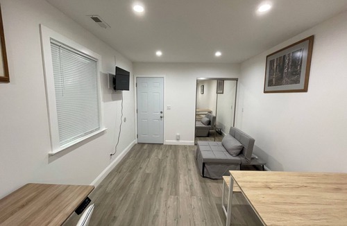Balboa Park Apartment | Inlaw Studio in Outer Mission/Cayuga Terrace Home