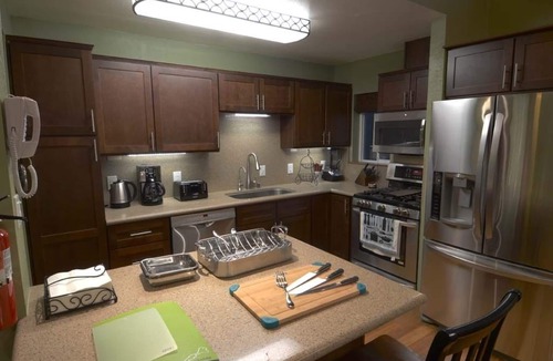 Yosemite West Ski Chalet | Inside Yosemite Nat Park! Newly remodeled private 2bd 2ba home with central A/C