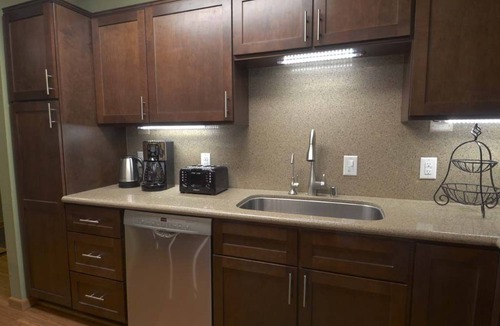 Yosemite West Ski Chalet | Inside Yosemite Nat Park! Newly remodeled private 2bd 2ba home with central A/C