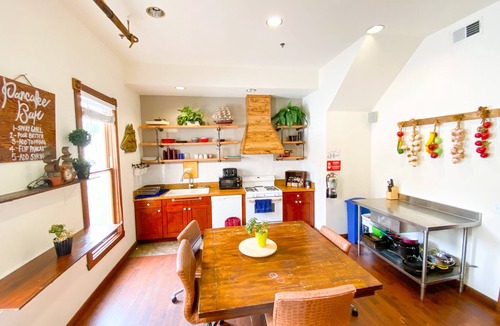 Little Italy Hostel | ITH San Diego Adventure Hostel