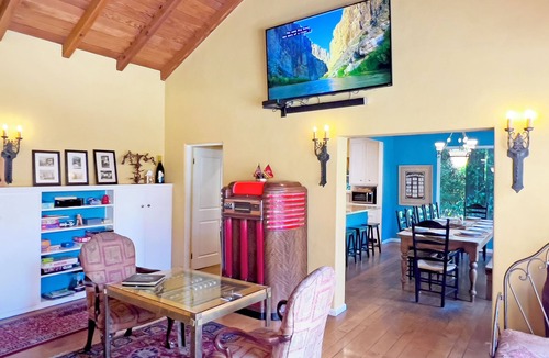 Monte Rio House | Jan - Mar Special 829 per night Historic Riverfront Estate 5/5.5 + Hot Tub