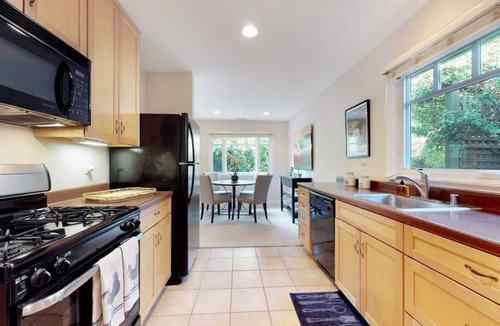 Sonoma House | Jane's Cottage-The Perfect Wine County Retreat - Includes Wine Tasting Passport