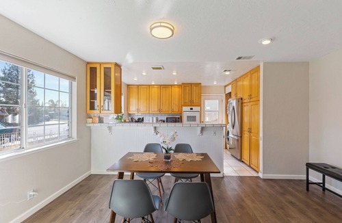 Cambrian House | JANE'S HOME - Homely 3b2b Single Family House