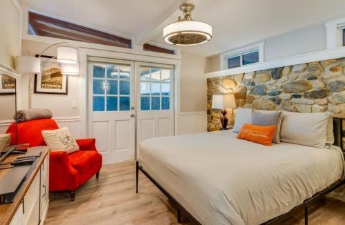 Kaweah House | Kaweah River Cabin - Pool, Hot Tub, Movie Projector