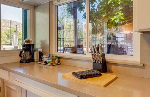 Kaweah House | Kaweah River Cabin House