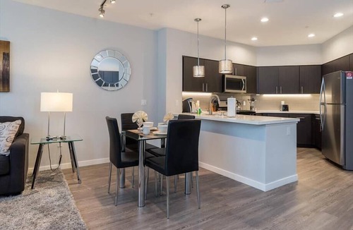 Menlo Park Apartment | Keyless Entry & Free Parking | Menlo Park | nr Transits