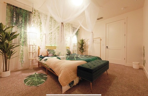 West Sacramento House | Kick back & relax in this safe, quiet, calm, stylish space in West Sacramento.