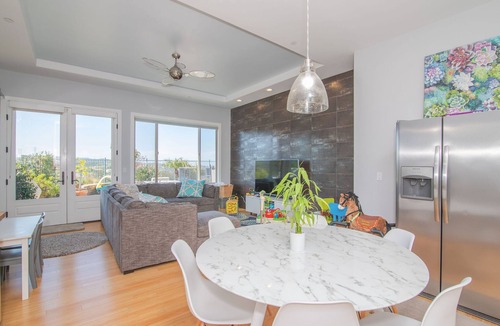 San Diego House | Kids paradise, FENCED JACUZZI/POOL,AC,strollers, cribs TOYS⭐️ONLY FAMILY