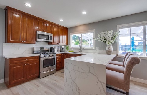 Clairemont House | Kids paradise, FENCED HEATED POOL⭐️TOYS SPAJacuzzi SPLASH PAD plus cebtral AC