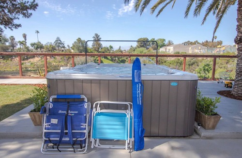 Clairemont House | Kids paradise, FENCED HEATED POOL⭐️TOYS SPAJacuzzi SPLASH PAD plus cebtral AC