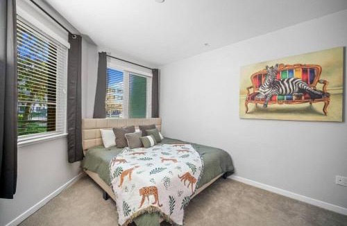Redwood City Apartment | KING BED - Luxury 1 Bed 1 Bath By Stanford, SFO & Tech Giants in Menlo Park, CA