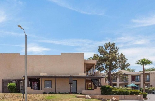 Barstow Apartment | King Bed|Walkin|Nsmk