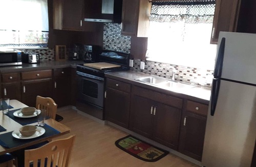 Mariposa Apartment | Kozy Korner will be your home away from home to refresh and rest when traveling.