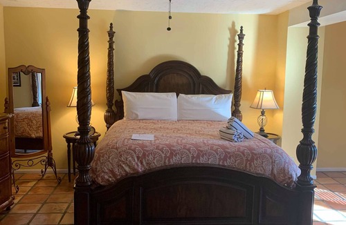 Deepwell Estates Hotel | La Maison Palm Springs - Deluxe King Room #1