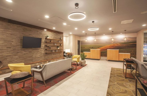 Morgan Hill Hotel | La Quinta Inn & Suites by Wyndham Morgan Hill-San Jose South