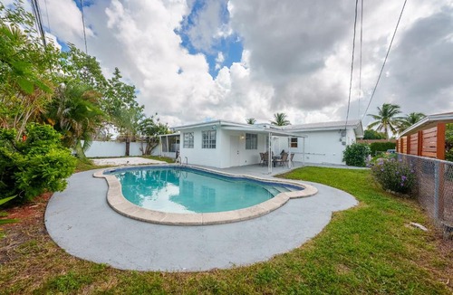 Ives Estates Villa | La Serre Miami Home & Private Pool Near Aventura Mall