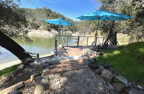 Paso Robles Cabin | Lake Cabin on 10Acres w/Seasonal Waterfront Views
