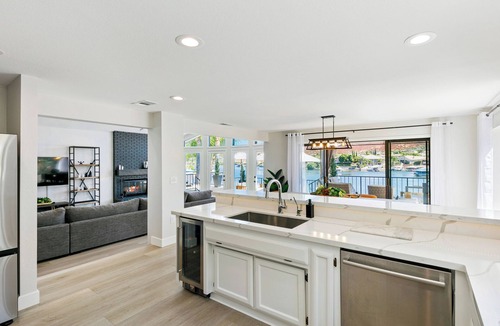 Canyon Lake House | Lake Front - Luxury - Views - Hot Tub