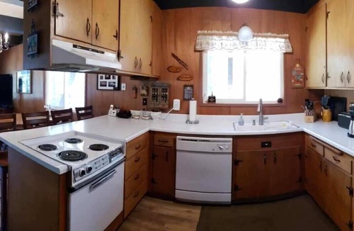 Chamberlands Cabin | Lake Tahoe - Chambers Private Beach, Pool & Tennis Membership