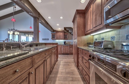 South Lake Tahoe House | Lakefront Beauty - On the Water, 3 BR + Loft, Lakeland Village #610