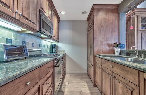 South Lake Tahoe House | Lakefront Beauty - On the Water, 3 BR + Loft, Lakeland Village #610