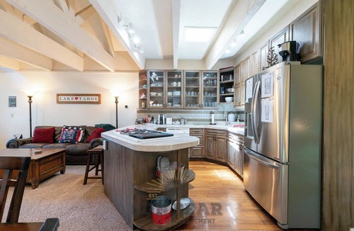 Incline Village Condo | Lakefront Condo Complex - Beach Access (LA999 35)
