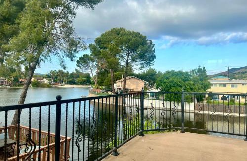 Agoura Hills House | Lakefront House With Breath Taking Views