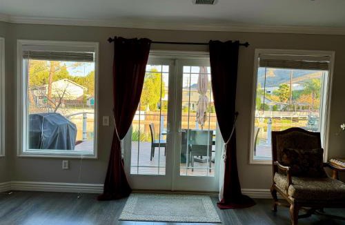 Agoura Hills House | Lakefront House With Breath Taking Views