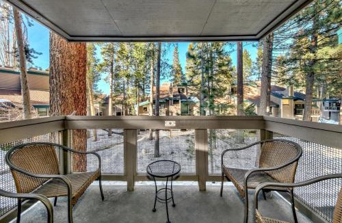 South Lake Tahoe Villa | Lakeland Village 521 - Come Lake It